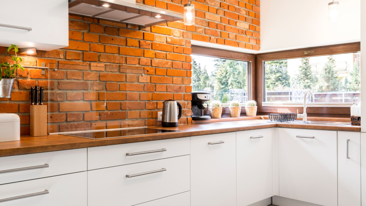 Pros and Cons of Reclaimed Brick in Your New Kitchen